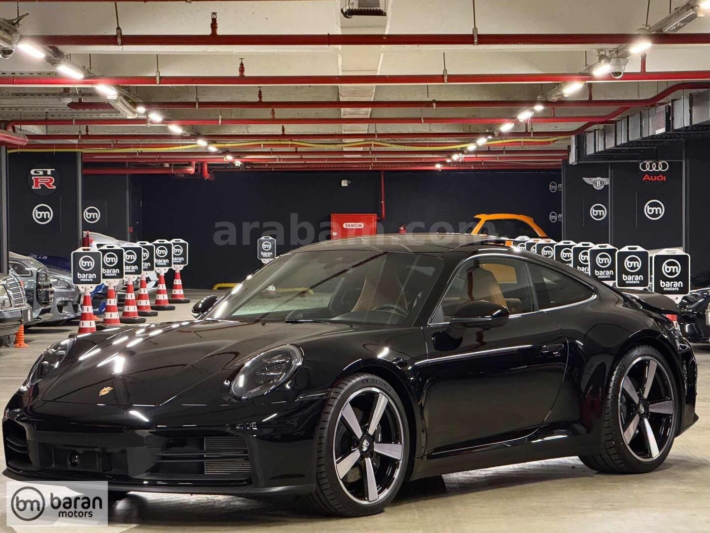 Galeriden Porsche 911 Carrera 2025 Model İstanbul 0 km Siyah 3