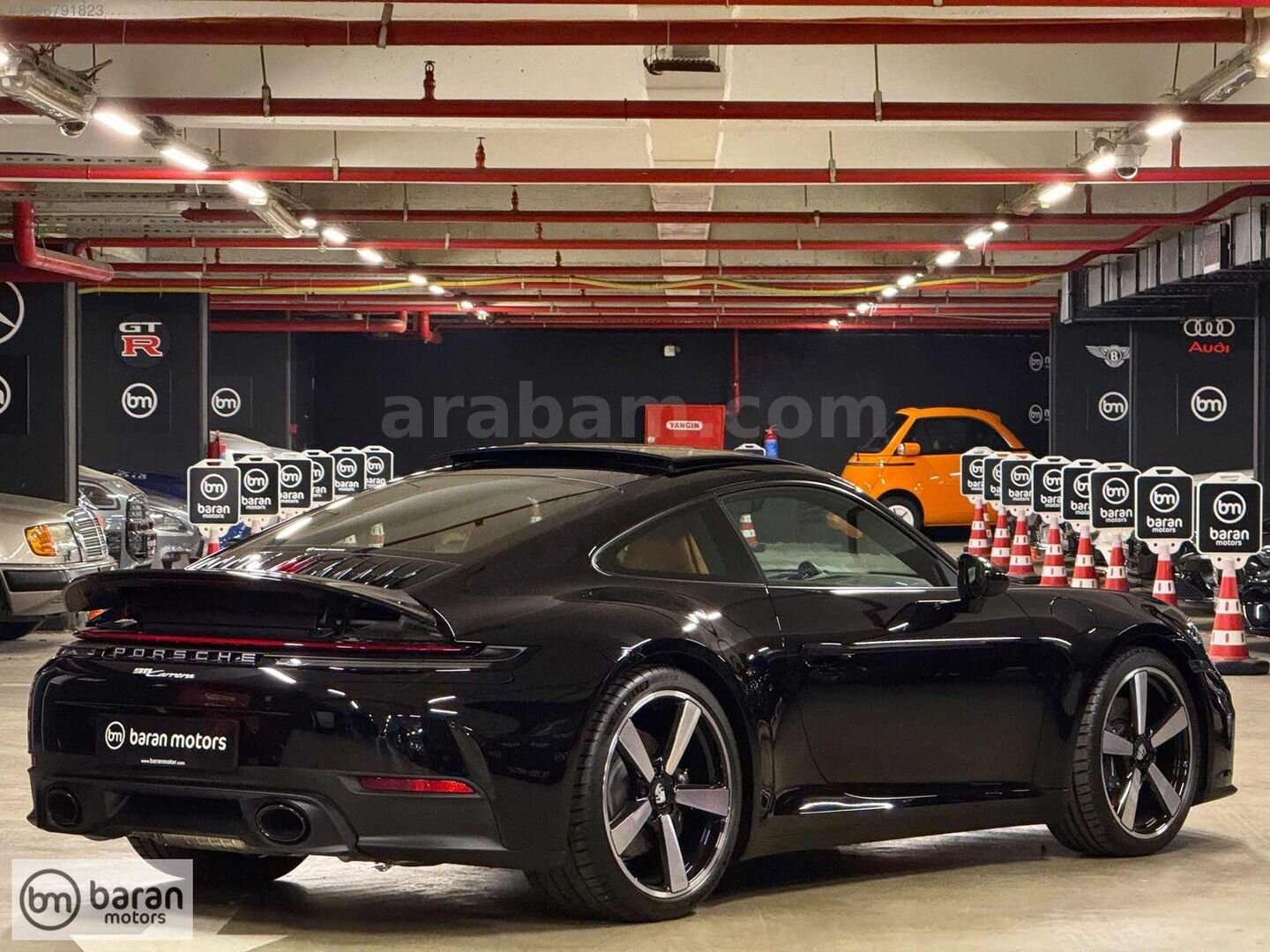 Galeriden Porsche 911 Carrera 2025 Model İstanbul 0 km Siyah 7