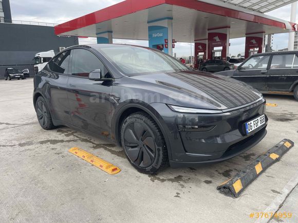 Sahibinden Tesla Model Y Premium Juniper 2025 Model 