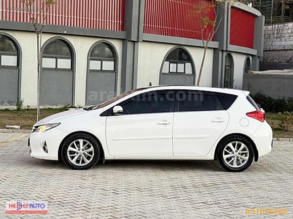 HEDEF AUTO'DAN AURİS D4-D ADVANCE SKY PACK OTOMATİK CAM TAVAN