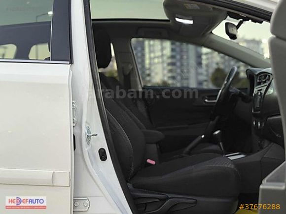HEDEF AUTO'DAN AURİS D4-D ADVANCE SKY PACK OTOMATİK CAM TAVAN