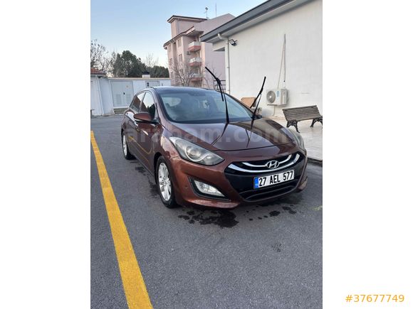 Sahibinden Hyundai i30 1.6 CRDi Elite 2012 Model  264.000 km Kahverengi