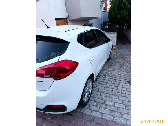 Sahibinden Kia Ceed 1.6 CRDi Concept 2013 Model