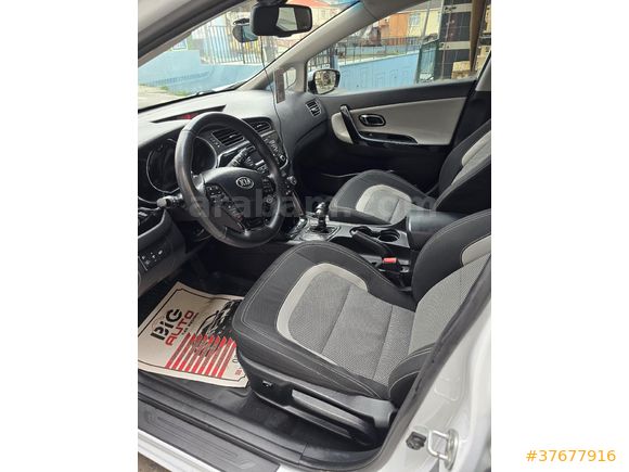 Sahibinden Kia Ceed 1.6 CRDi Concept 2013 Model