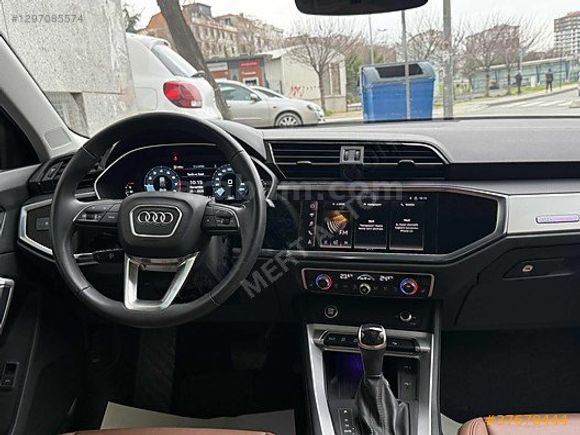 HATASIZ 2025 AUDİ Q3 35 TFSI ADVANCED (E.BAGAJ-CAM TAVAN)