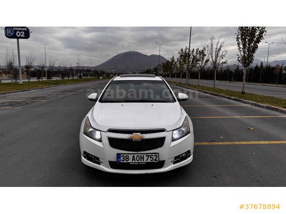Sahibinden Sunrooflu En Dolu Chevrolet Cruze 1.6 WTCC Edition Plus 2012 Model Kayseri 188.000km Beyaz
