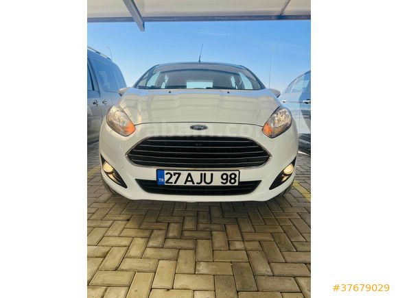 Sahibinden Ford Fiesta 1.25 Trend 2013 Model  142.000 km Beyaz