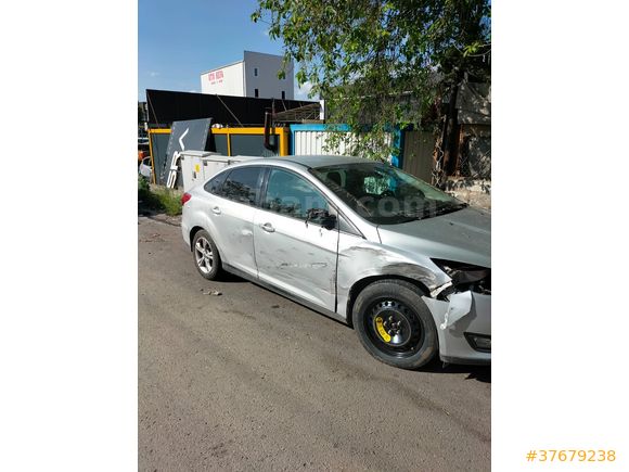 Sahibinden Ford Focus 1.6 Ti-VCT Style 2015 Model