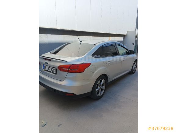 Sahibinden Ford Focus 1.6 Ti-VCT Style 2015 Model