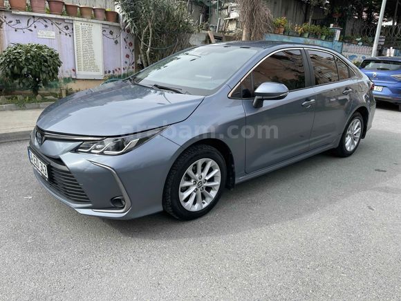 Sahibinden Toyota Corolla 1.8 Hybrid Dream 2022 Model 