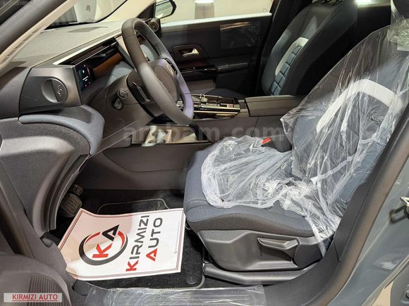 KIRMIZI AUTO'DN 2025 CİTROEN C5 AİRCROSS 1.2 HYBRİD PLUS 6001 KM