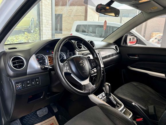 AVVA OTOMOTİV'den.2017 MD.SUZUKİ VİTARA 1.6 GLX.CAM TAVAN.BAKIM