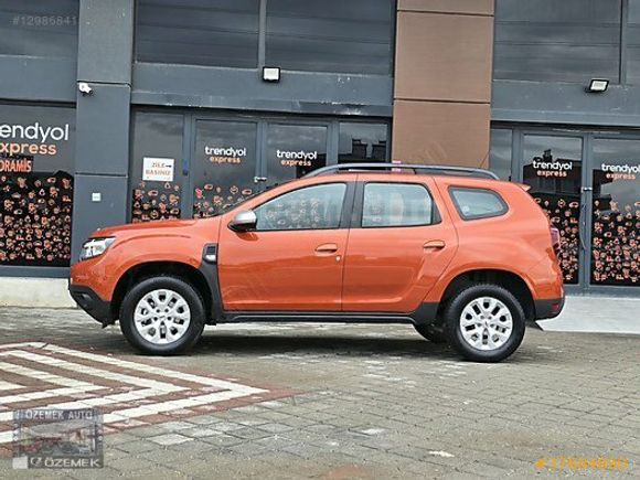 ÖZEMEK AUTO-2023-DAHA 35BİNDE-BOYA HATA YOK-EXPRESSION-MULTIMEDI