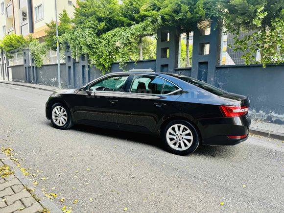 Skoda SuperB 1.4 TSI 150hp Prestige donanımlı Style 2015 Model 