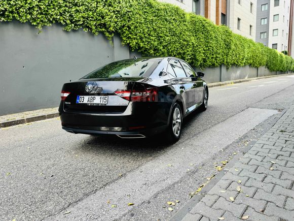 Skoda SuperB 1.4 TSI 150hp Prestige donanımlı Style 2015 Model 