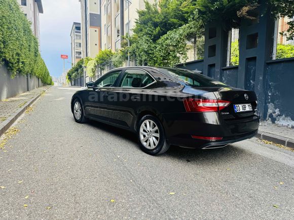 Skoda SuperB 1.4 TSI 150hp Prestige donanımlı Style 2015 Model 
