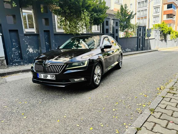 Skoda SuperB 1.4 TSI 150hp Prestige donanımlı Style 2015 Model 