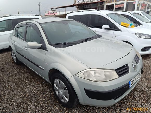 CAN 2 OTOMOTİVDEN 2004 MODEL MEGANE 1.6 16 VAYF KLİMA CAM GİBİ