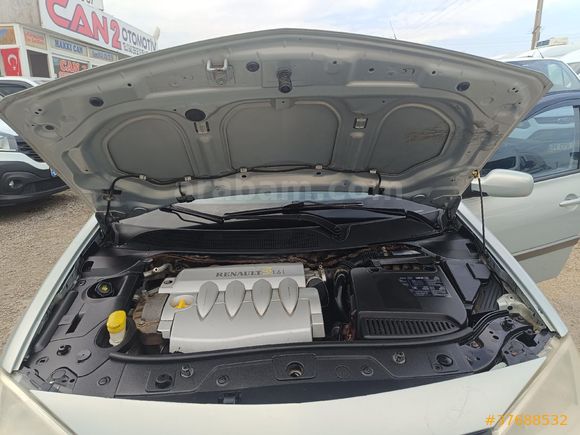 CAN 2 OTOMOTİVDEN 2004 MODEL MEGANE 1.6 16 VAYF KLİMA CAM GİBİ