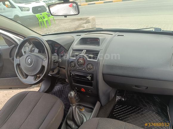 CAN 2 OTOMOTİVDEN 2004 MODEL MEGANE 1.6 16 VAYF KLİMA CAM GİBİ