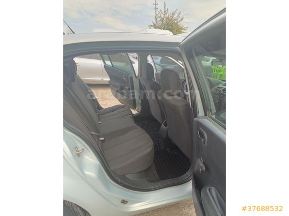 CAN 2 OTOMOTİVDEN 2004 MODEL MEGANE 1.6 16 VAYF KLİMA CAM GİBİ