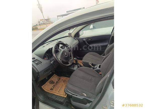 CAN 2 OTOMOTİVDEN 2004 MODEL MEGANE 1.6 16 VAYF KLİMA CAM GİBİ