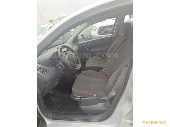 CAN 2 OTOMOTİVDEN 2004 MODEL MEGANE 1.6 16 VAYF KLİMA CAM GİBİ