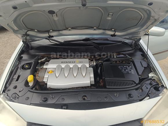 CAN 2 OTOMOTİVDEN 2004 MODEL MEGANE 1.6 16 VAYF KLİMA CAM GİBİ