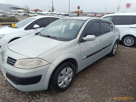 CAN 2 OTOMOTİVDEN 2004 MODEL MEGANE 1.6 16 VAYF KLİMA CAM GİBİ