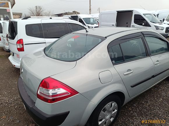 CAN 2 OTOMOTİVDEN 2004 MODEL MEGANE 1.6 16 VAYF KLİMA CAM GİBİ