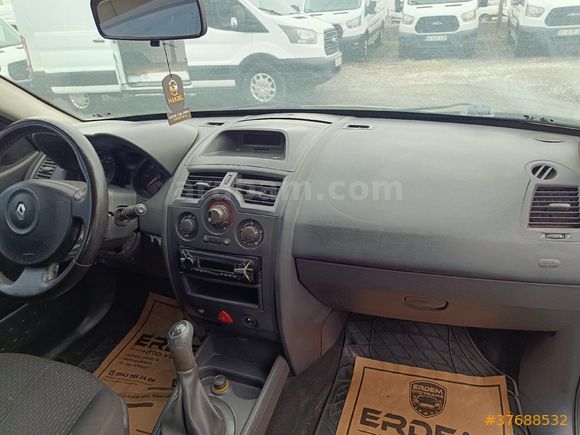 CAN 2 OTOMOTİVDEN 2004 MODEL MEGANE 1.6 16 VAYF KLİMA CAM GİBİ