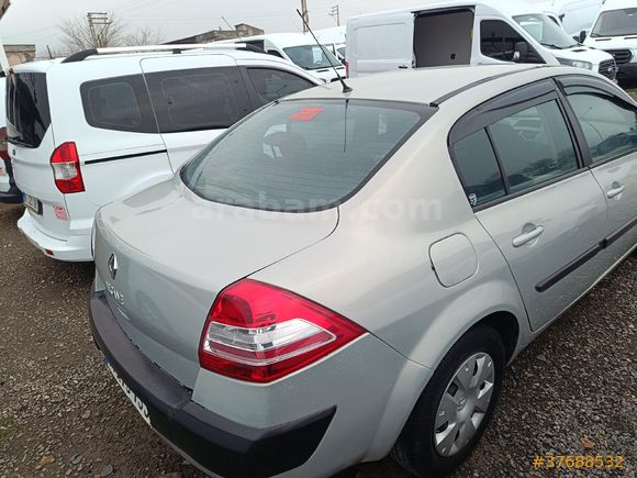 CAN 2 OTOMOTİVDEN 2004 MODEL MEGANE 1.6 16 VAYF KLİMA CAM GİBİ
