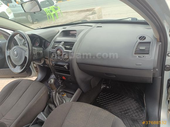 CAN 2 OTOMOTİVDEN 2004 MODEL MEGANE 1.6 16 VAYF KLİMA CAM GİBİ