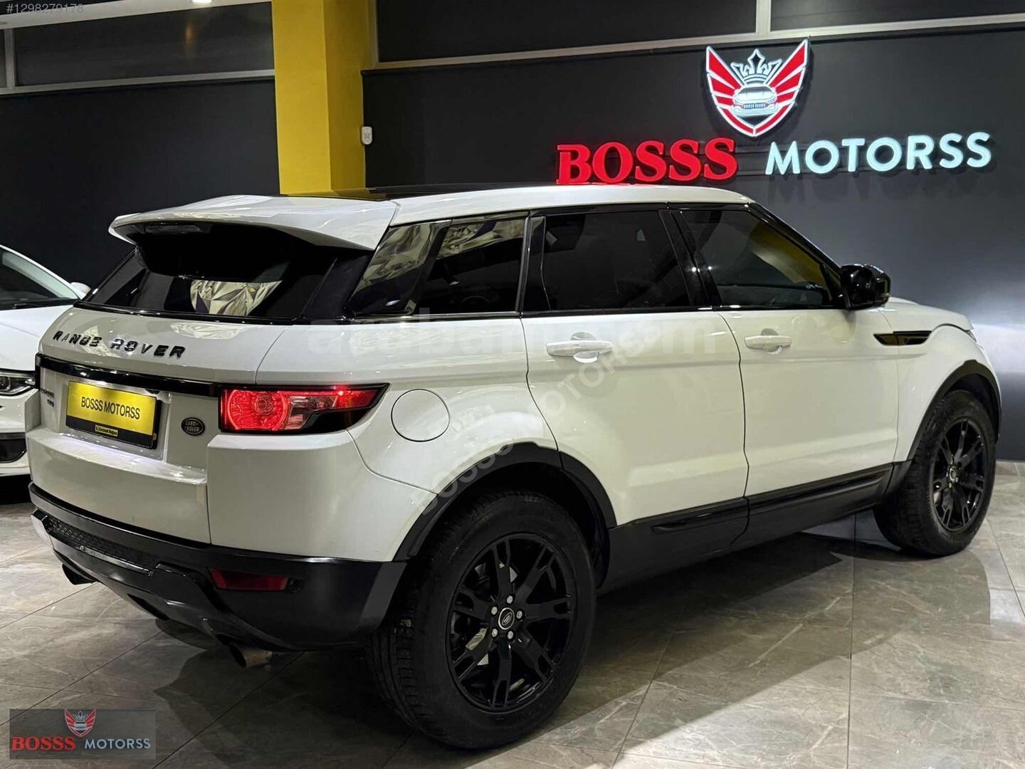 Galeriden Land Rover Range Evoque 2.0 Si4 Pure 2012 Model İstanbul 135.000 km Beyaz 7