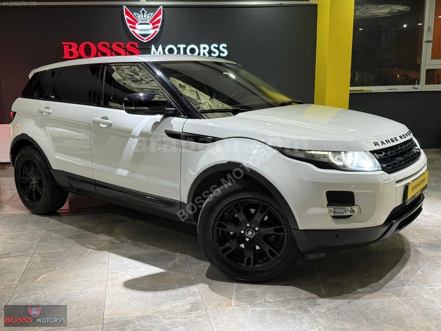 Galeriden Land Rover Range Evoque 2.0 Si4 Pure 2012 Model İstanbul 135.000 km Beyaz 3