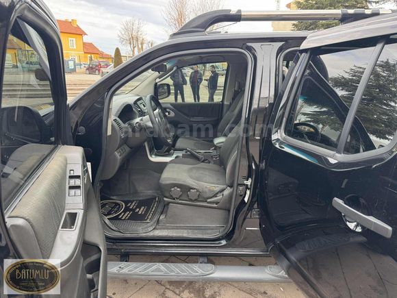 BATUMLU OTOMOTİV'DEN 2013 4x2 SE NAVARA