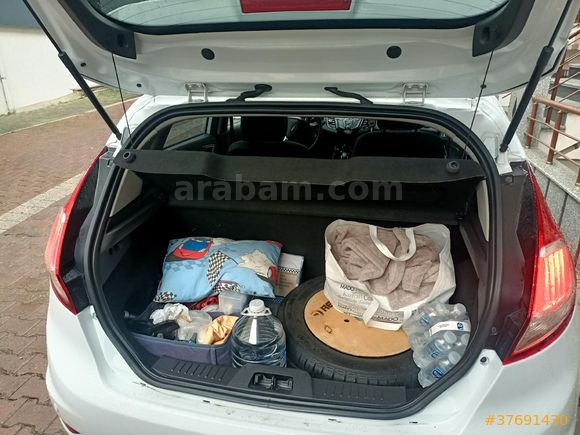 1parça degişen TEMİZ BAKIMLI ARAÇ