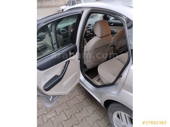 Sahibinden Ford Focus 1.6 Ghia 2008 Model