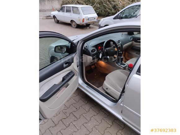 Sahibinden Ford Focus 1.6 Ghia 2008 Model