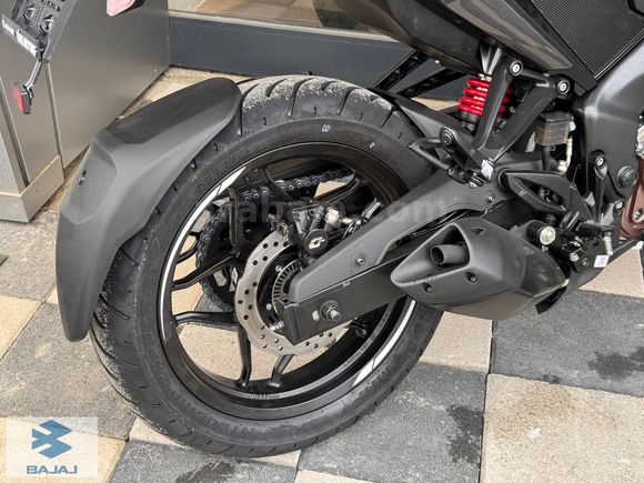 YETKİLİ BAYİİDEN BAJAJ PULSAR RS 200 UG