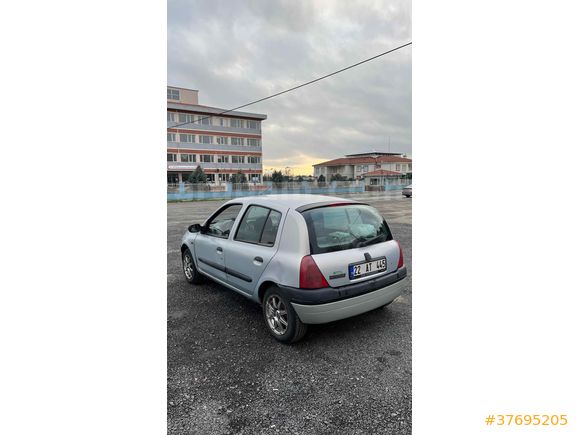Sahibinden Renault Clio 1.4 RTA 2001 Model Yedek Anahtarı Mevcuz Temiz Clio 2