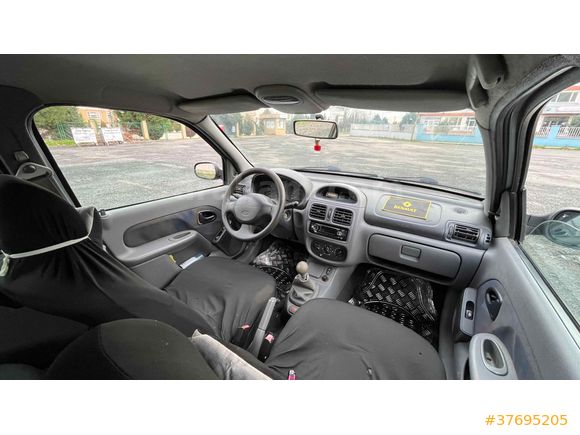 Sahibinden Renault Clio 1.4 RTA 2001 Model Yedek Anahtarı Mevcuz Temiz Clio 2