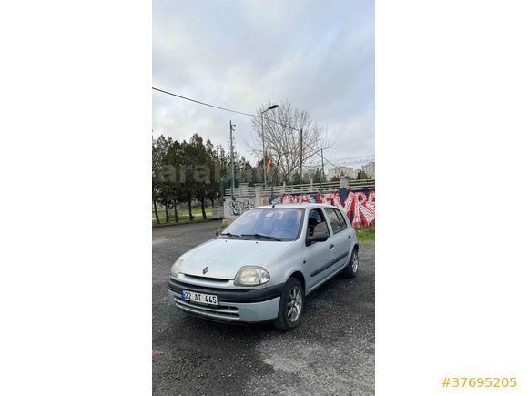 Sahibinden Renault Clio 1.4 RTA 2001 Model Yedek Anahtarı Mevcuz Temiz Clio 2
