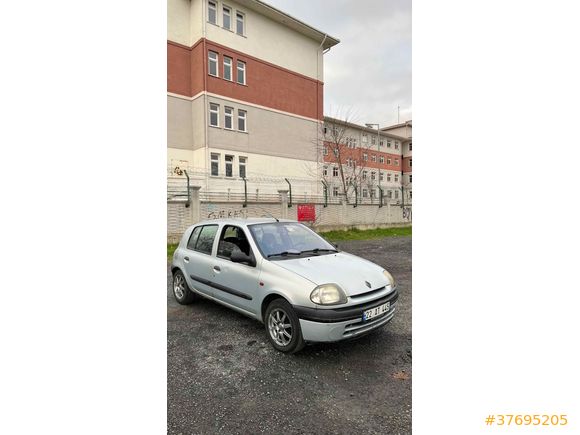 Sahibinden Renault Clio 1.4 RTA 2001 Model Yedek Anahtarı Mevcuz Temiz Clio 2