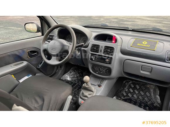 Sahibinden Renault Clio 1.4 RTA 2001 Model Yedek Anahtarı Mevcuz Temiz Clio 2