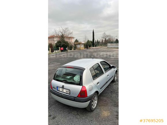 Sahibinden Renault Clio 1.4 RTA 2001 Model Yedek Anahtarı Mevcuz Temiz Clio 2