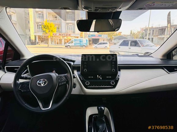 Aile Aracı 
Toyota Corolla 1.5 Flame X-Pack 2022
