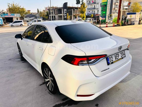 Aile Aracı 
Toyota Corolla 1.5 Flame X-Pack 2022
