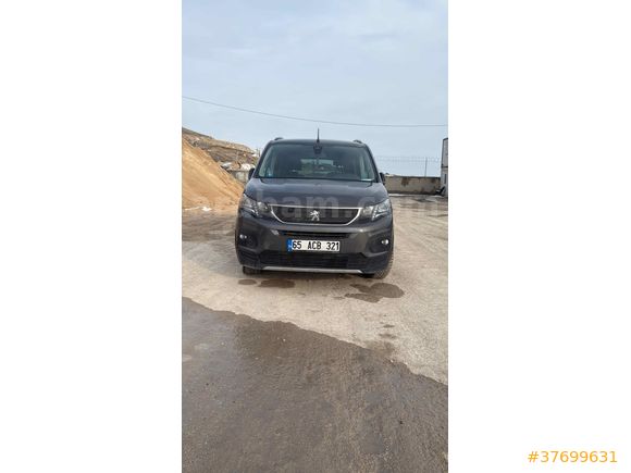 Sahibinden Peugeot Rifter 1.5 BlueHDI Allure 2023 Model 