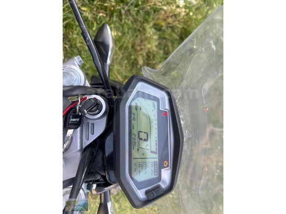 2023 MODEL SIFIR AYARINDA DAHA 2 BİN KMDE TERTEMİZ MOTORBİSİKLET